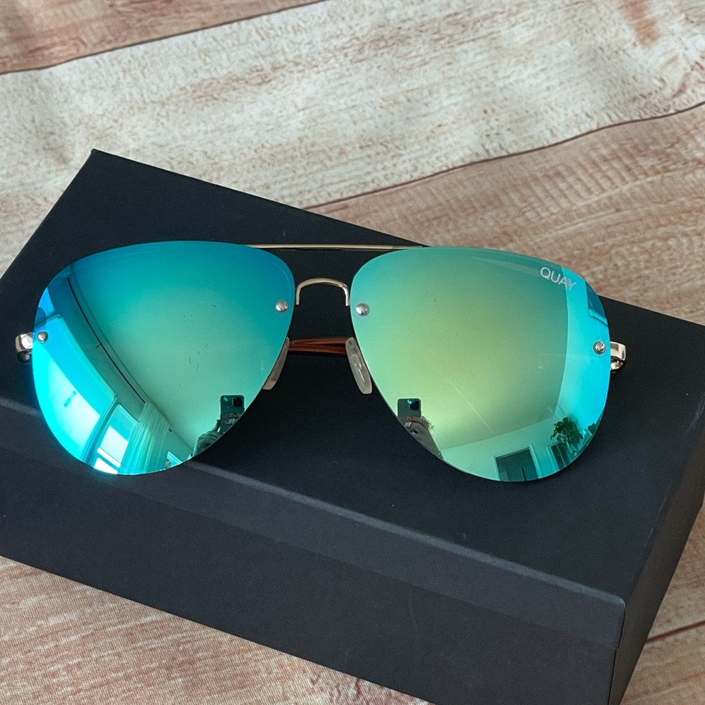 QUAY Australia The Playa aviator sunglasses